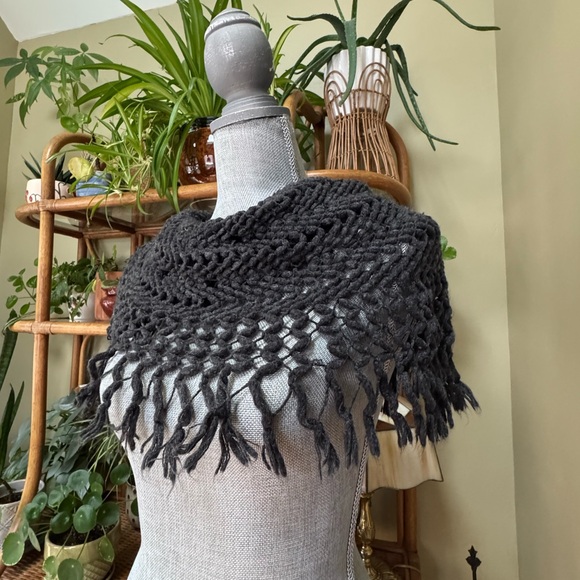 Bundle of 3 American Eagle Crochet Scarves - Picture 6 of 12